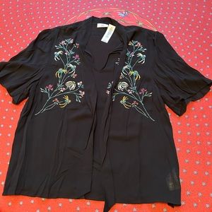 Aritizia Little Moon Black embroidered blouse new w tags never worn size Large